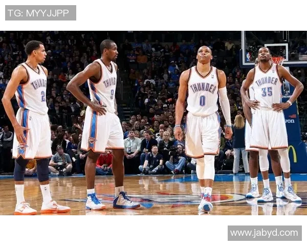 世界杯明星风采全览：聚焦顶级球员与他们的传奇瞬间